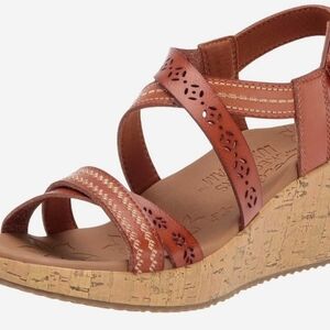 Skechers Women's Beverlee Delicate Glow Sandal. Size 11